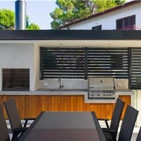 Beachfront Villa with Pool and Sea Views on Ciovo island near Trogir, Sleeps 8